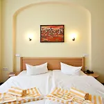 Hotel-pension Am Schwanenteich ホテル