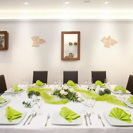 Szálloda Hotel-pension Am Schwanenteich Wittenberg