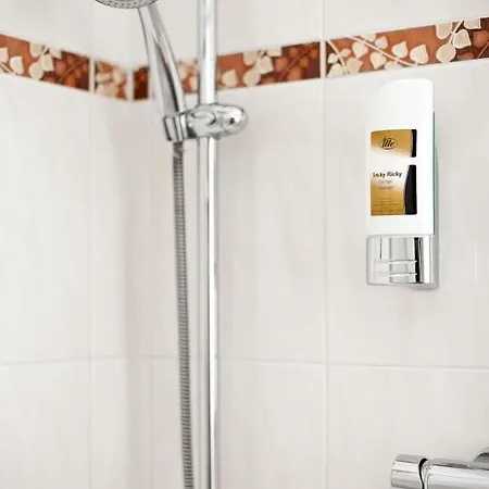 فندق Hotel-pension Am Schwanenteich Wittenberg