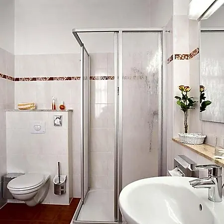 Hotel Hotel-pension Am Schwanenteich