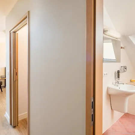 Hotel-pension Am Schwanenteich Hotel 3*