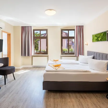Hotel Hotel-pension Am Schwanenteich 3*
