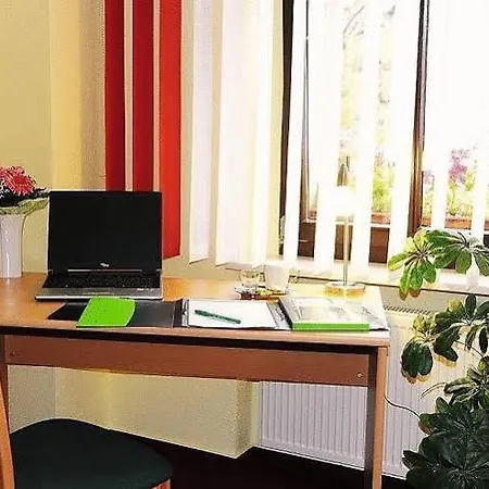 فندق Hotel-pension Am Schwanenteich Wittenberg